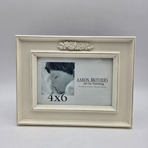 Aaron Brothers Cream distressed Ornate Picture Frame 4"x6" Photo Frame